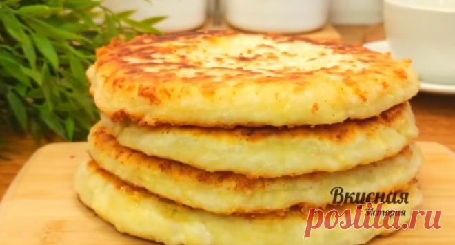 Надоела каша и яйца на завтрак? Обалденные лепешки - тесто за 5 минут, можно с начинкой, но и так очень вкусно. | Вкусная история | Дзен