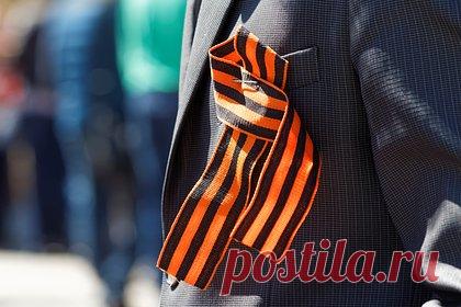 В Молдавии будут штрафовать за ношение Георгиевской ленты на День Победы. Власти Молдавии будут штрафовать граждан, каким-либо образом демонстрирующих Георгиевскую ленту 9 мая, заявил премьер-министр республики Дорин Речан. По его словам, сейчас Министерство внутренних дел (МВД) страны готовит регламенты и скоро точно объявит, как будет санкционировать тех, кто будет показывать ленту.