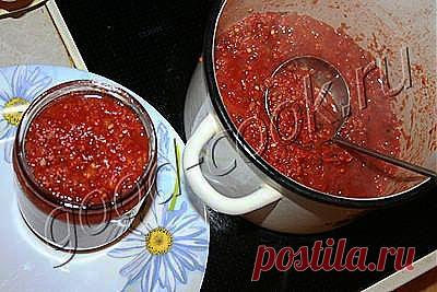 соус из печеных помидоров, лука и перца.