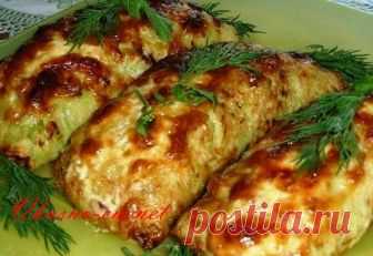 Кабачковый рулет с сосисками в духовке рецепт с фото рузья, сегодня предлагаю вам приготовить кабачковый рулет с сосисками. Его очень хорошо едят детки, в отличии от жареных кабачков. Очень вкусная и ароматная закуска подойдет к любому праздничному столу и разнообразит ваше меню. Пробуйте!