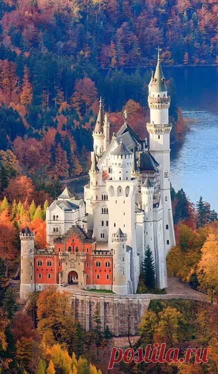 'Neuschwanstein Castle in Autumn