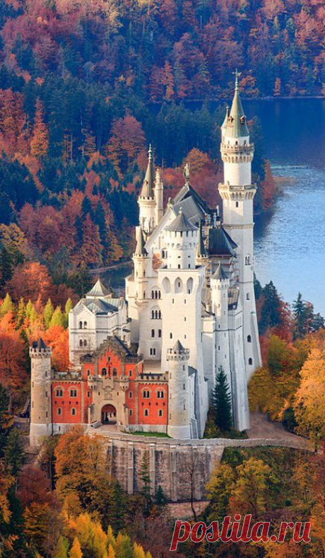 'Neuschwanstein Castle in Autumn