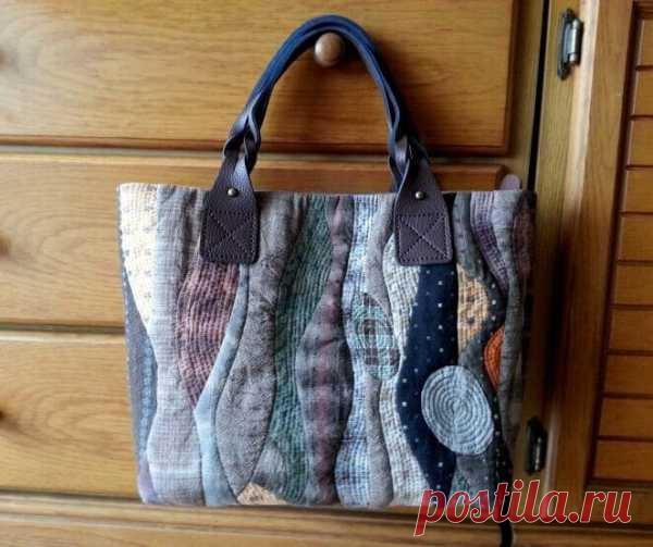 Сумки из старых джинсов

Сумка из старых джинсов получится оригинальная и интересная.