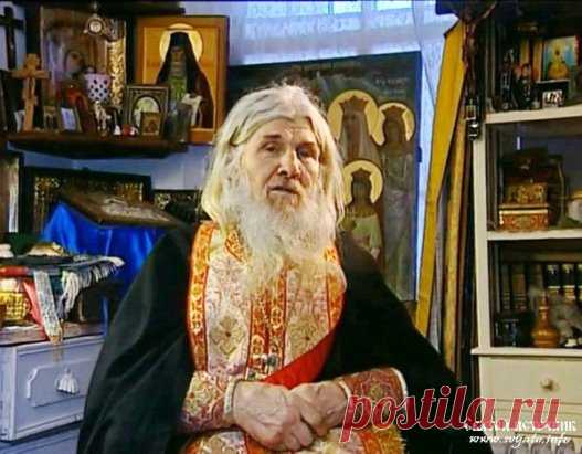 НАСТАВЛЕНИЯ Схиигумена Иеронима Санаксарского:
Не знаешь как правильно поступить?
- Проси Ангела-хранителя. Придет благая мысль и положит на сердце как поступить. На сердце станет легко, будет мир. Если страх и тревога – дела не предпринимай.
Начинаешь любое дело – стань на восток и помолись.
Как вымолить детей? – 150 «Богородиц».
Молитесь ночью. 
Когда? – Вставайте, когда Ангел-хранитель подымет от сна. Тогда в 40 раз сильнее молитва (чем днем)
Меньше старайтесь спать. Пр...