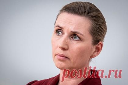 Премьера Дании допросят по делу о забое зараженных коронавирусом норок. Премьер-министр Дании Метте Фредериксен, а также несколько членов правительства страны, среди которых главы Минюста, Минздрава и Минфина, ответят на допросе по делу о забое зараженных коронавирусом норок. Об этом пишет ТАСС со ссылкой на Датское радио.