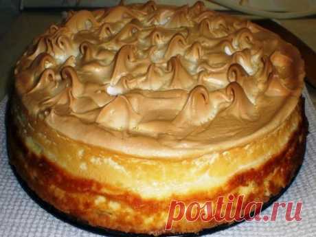 Сказать что это вкусно, значит ничего не сказать... 
Творожный торт "Слезы Ангела" Однажды мне рассказали про рецепт волшебного творожного пирога. Волшебство заключалось в том, что при его полном остывании на поверхности образуются желтенькие капельки-бусинки. 
За это простой пирог получил красивое название "Слезы ангела". Во что бы то ни стало я захотела его приготовить. Результат превзошел все мои ожидания! 
Это очень вкусно, очень красиво и ещё очень волнительно. 
Попробуйте приготовить такое