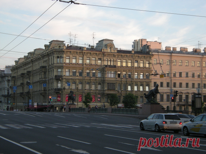 Аничков мост через Фонтанку.