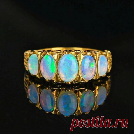 Прекрасные антикварные и винтажные опалы (включая розовые на серьгах)