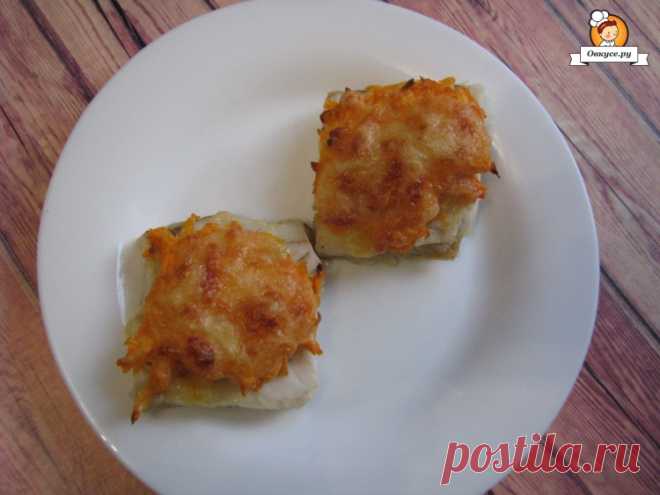 Минтай запеченный с сыром и морковью - Простые рецепты Овкусе.ру