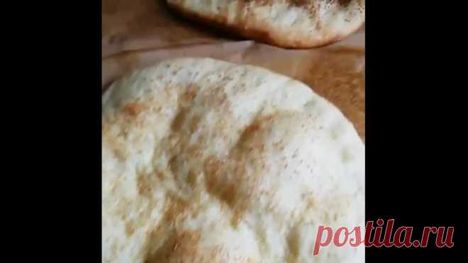 Хлеб для пикника, для вкусных бутербродов с овощами, да что там говорить, он вкусен даже просто сам по себе.

Тесто на столько простое, что справится даже ребенок. Необходимо смешать все ингредиенты, выложить тесто в миску и на ночь в холодильник. Можно хранить в холодильнике до 4-х дней, а когда понадобится, например испечь фокаччу, хачапури или пиццу к завтраку, то вынимаем, даем согреться, формуем и печем.
Рецепт П. Рейнхарта.
Попробуйте и вы влюбитесь в это тесто.
Ингр...