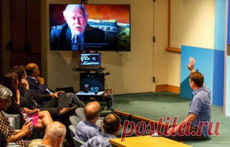 Samsung работает над &quot;цифровым глазом&quot; с микрочипом IBM TrueNorth На днях компания Samsung представила свою новую разработку, которая в перспективе может повлиять на самые разные сферы и быть применена в десятках разнообразных устройств. Речь идёт о необычной камере, построенной на основе микрочипа IBM TrueNorth. Последний относится к семейству нейроморфных процессоров, которые имитируют работу мозга и потребляют небольшое количество энергии. Внутри IBM TrueNorth скрывается 4 096…