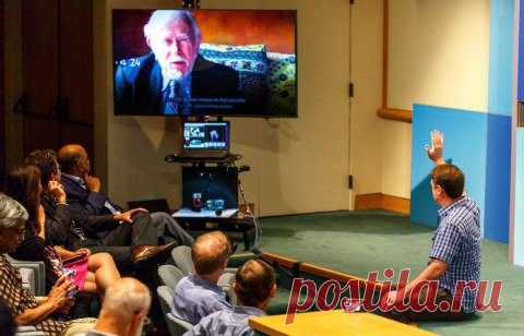 Samsung работает над "цифровым глазом" с микрочипом IBM TrueNorth На днях компания Samsung представила свою новую разработку, которая в перспективе может повлиять на самые разные сферы и быть применена в десятках разнообразных устройств. Речь идёт о необычной камере, построенной на основе микрочипа IBM TrueNorth. Последний относится к семейству нейроморфных процессоров, которые имитируют работу мозга и потребляют небольшое количество энергии. Внутри IBM TrueNorth скрывается 4 096…