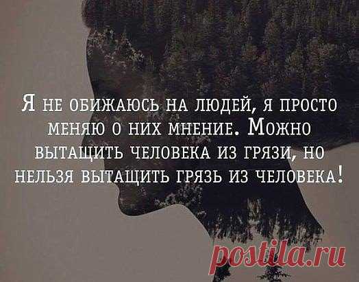 Белое чудо - вязаное крючком платье для девочки. Описание и схемы
1) Вяжем пояс. Его можно вязать столбиками с 1 накидом как в оригинале, можно столбиками без накида (я буду так вязать), можно за заднюю полупетлю, в общем кому как нравится... Готовый пояс соединяем в круг и можно обвязать его края столбиками без накида.
2) Далее с одной стороны пояса вверх вяжем кокетку.
3) Вяжем вниз от пояса юбочную часть платья по схеме.
4) Цветок-брошь
Рекомендуемые ниточки: мерсеризованный хлопок, метра
