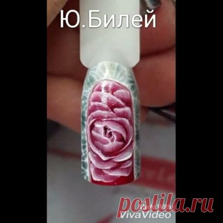 Тема одна техники исполнения разные. Хотелось показать, что по одной тематике можно исполнять по всякомуроспись плоской кистью гель лаками! В1 белый и С7 глубокий красный. Ну и капелюхи в "White Drop "#JuBilej_buDanceLegend #техники_юбилей #кистиюлиибилей #гельлакиюлиибилей @dancelegendofficial
