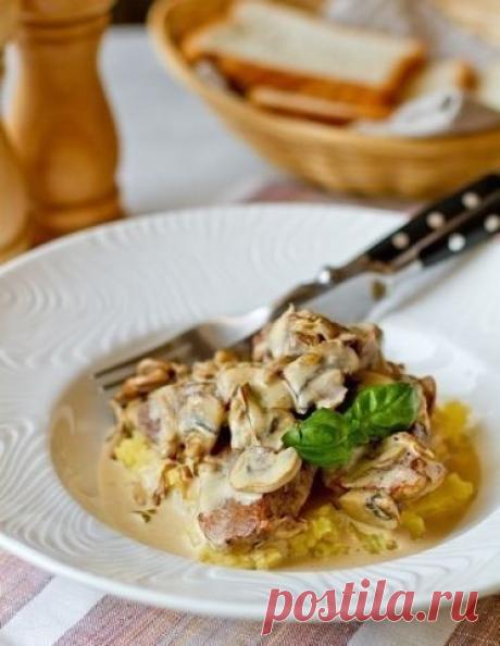 Свиная вырезка в сливочно-грибном соусе | Банк кулинарных рецептов