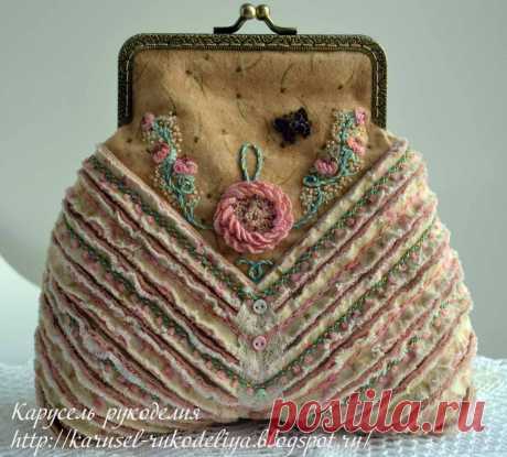Маленькая сумочка или косметичка. Лоскутная техника. Синель. Вышивка шерстью.