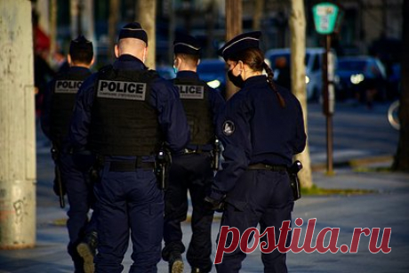 Во Франции задержали киберсталкера за травлю мэра Парижа в сети. Во Франции задержали мужчину за травлю мэра Парижа в сети. С июня по сентябрь задержанный высказывался против Анн Идальго в соцсети X (бывший Twitter). Задержанному грозит до трех лет тюрьмы и штраф до 30 тысяч евро. При этом он уже признал авторство постов и успел извиниться.