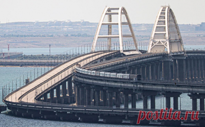По Крымскому мосту после взрыва запустили две электрички. Через Крымский мост из Анапы в Керчь и обратно будет ходить пара поездов.
