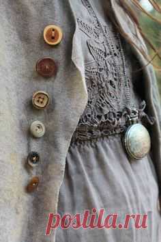 Button and more в Pinterest