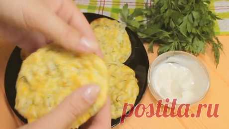 Такие простые и в то же время очень вкусные оладьи из кабачков!