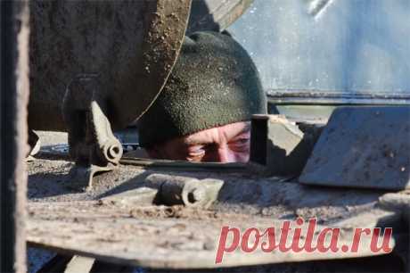 «Гвардейцы» Зеленского. На Украине в ряды ВСУ призвали мужчину с параличом. Творящие произвол военкомы выполняют волю Зеленского, для которого «мясные штурмы» стали единственной возможной формой продления своей политической карьеры.