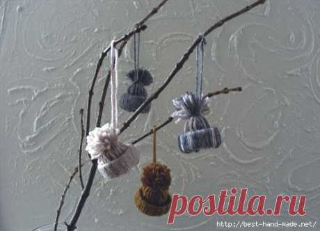 Славные шапчонки из ниток на елку:)