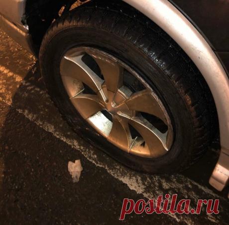 Попал гвоздь в колесо. Как меня пытались обмануть в шиномонтажной. Какое решение я нашел | Бывалый таксист | Яндекс Дзен