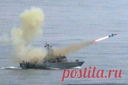 В России создали мишень-имитатор американских ракет Harpoon. В России создали воздушную мишень для комплекса «Адъютант». Она сможет имитировать полет американских противокорабельных крылатых ракет Harpoon. Аппарат с ультразвуковым высотомером может летать на высоте 10 метров. Корабль может сам себе запустить мишень для обстрела. Ее корпус сделают плавучим и водонепроницаемым.