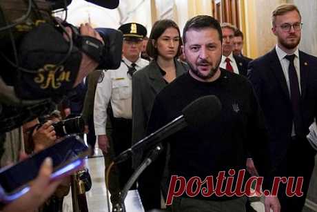 В США заявили о провале визита Зеленского. Визит президента Украины Владимира Зеренского в США назвали провальным, так как он не достиг своей основной цели. Украинскому лидеру так и не удалось убедить американских законодателей в необходимости немедленного предоставления Киеву дополнительных средств в качестве военной помощи.