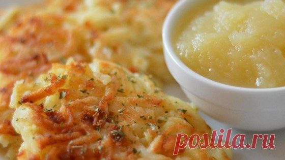 Картофельные оладьи, как у мамы. Такие вы еще не готовили! 



Очень вкусно!









Ингредиенты:

3 чашки тертого картофеля
1/4 стакана тертого лука
2 яйца, взбитых
6 соленых крекеров, дробленых
1 чайная ложка соли
1/4 чайной ложки молотого черного перца
1/…