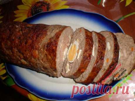 Мясной рулет с яйцом и сыром