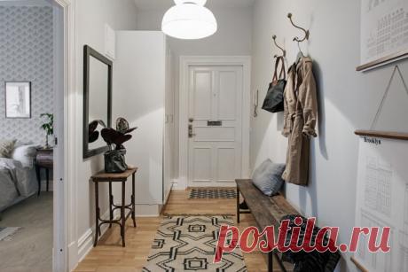 Интерьер прихожей в светлых тонах Как не прогадать с дизайном светлой прихожей? Рассмотрим плюсы и минусы, выберем цвет, стиль, материалы для отделки, мебель, декор и освещение.