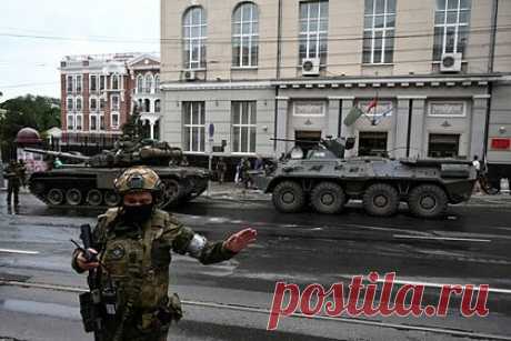 Турчак назвал мятеж бойцов ЧВК «Вагнер» ударом в спину русскому народу. Первый зампред Совета Федерации, секретарь генсовета «Единой России» Андрей Турчак назвал мятеж бойцов частной военной компании (ЧВК) «Вагнер» ударом в спину русскому народу и изменой Родине. Турчак также выразил уверенность, что бунт будет подавлен — для этого у руководства страны есть все силы и средства.