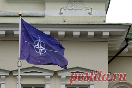 НАТО предупредили о риске конфликта в Арктике. Председатель военного комитета НАТО, адмирал Роб Бауэр заявил, что альянс обеспокоен судоходством КНР по Северному морскому пути России. Военный добавил, что укрепление российско-китайских отношений может пошатнуть глобальную стабильность. Его слова приводит агентство Bloomberg.