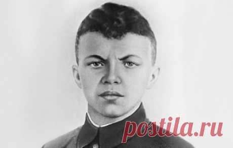 Грудью на амбразуру: как подвиг Матросова стал символом самопожертвования. Алексей Исаев — о человеке и явлении &quot;матросовцев&quot;