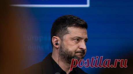 NYT: коррупционный скандал на Украине угрожает поддержке Зеленского за рубежом. Коррупционный скандал на Украине поставил под угрозу поддержку Владимира Зеленского за рубежом, а также бросил тень на его имидж. Читать далее