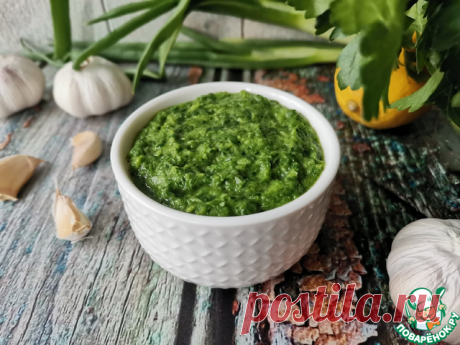 Луковый соус с петрушкой. Идеальный соус для любителей зелёного лука. Ароматный, универсальный, яркий. Хорош в компании с мясом и птицей, макаронами и рисом, картофелем в любом виде и рыбой. Этот соус можно заморозить небольшими порциями впрок. Угощайтесь!