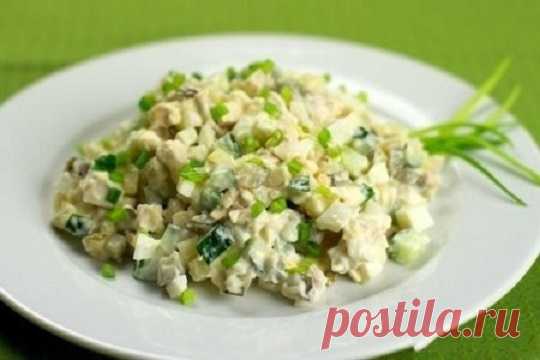 Наткнулась в интернете на вкуснейший и простейший салат!