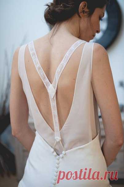 Стильные вырезы спинки свадебного платья. Больше идей каждый день на weddywood.ru