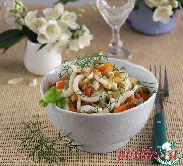 Салат с кальмарами 