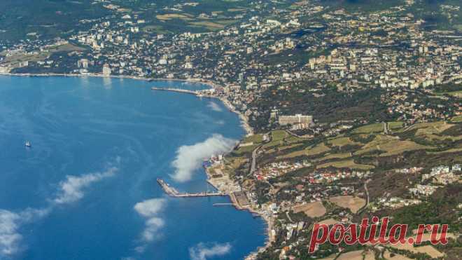 Зрители в Кремле аплодировали стоя после показа фильма «Крым»