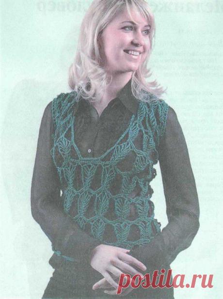 Ажурная безрукавка зеленого цвета