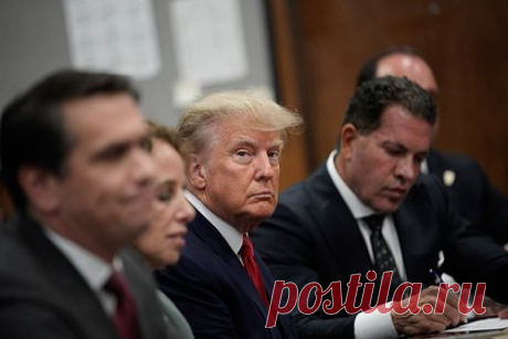 Трамп заявил о возможности предотвратить третью мировую войну. Экс-президент США Дональд Трамп заявил, что только с его помощью удастся предотвратить третью мировую войну. Об этом политик рассказал во время выступления на съезде Республиканской партии в штате Джорджия. Он заверил, что хорошо знает всех игроков на политическом поле и имеет опыт успешного диалога с ними.
