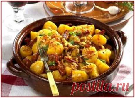 Тушеный картофель с сардельками