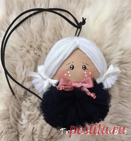Collier avec b. Tully