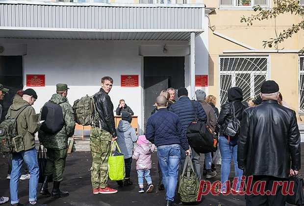 «Опасно просто их присутствие там» Миллионы россиян страдают из-за болезней психики. Почему их пытаются мобилизовать?: Общество: Россия: Lenta.ru