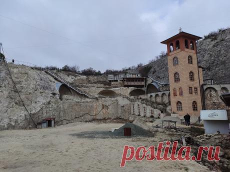 Скит Святой Анастасии и Бисерный Храм