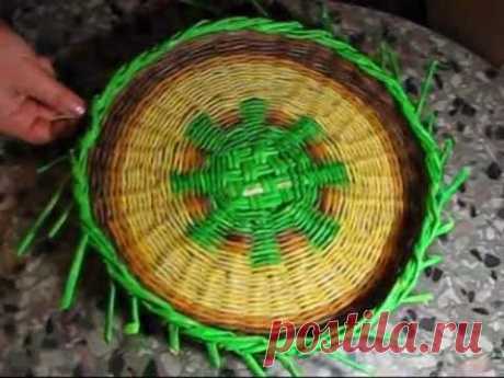 Видео мастер-класс от Елены Тищенко по заплетанию верха изделий (загибка) из газетных трубочек (Часть II). - Загибки