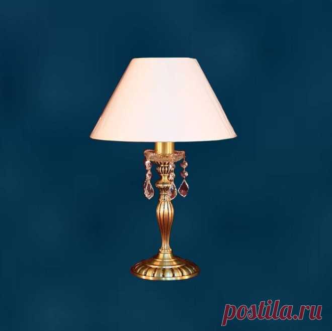 Настольная лампа с хрустальными подвесками – латунь/ткань купить по цене 13 990 руб. в Москве — интернет магазин chudo-magazin.ru
