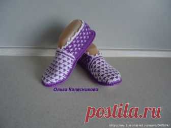 Тапочки спицами Ольги Колесниковой Красивые тапочки спицами - вот находка для наших ножек.
Мастер-класс - это то, что нужно, чтобы связать такую красоту.